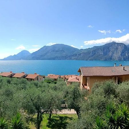 Appartamenti Casa Nina, Lago,Montagne, Uliveti Brenzone sul Garda Exterior photo