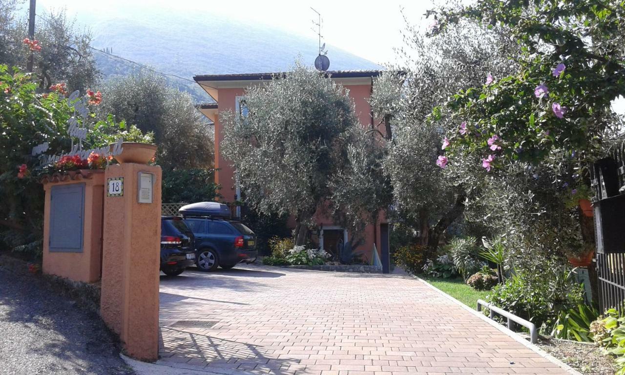 Appartamenti Casa Nina, Lago,Montagne, Uliveti Brenzone sul Garda Exterior photo